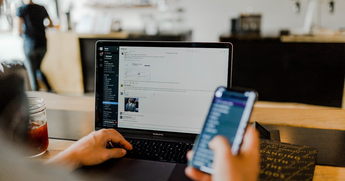 AI Đang Thay Đổi Cách Chúng Ta Quản Lý Tiền Bạc: 5 Ứng Dụng Bạn Nên Biết